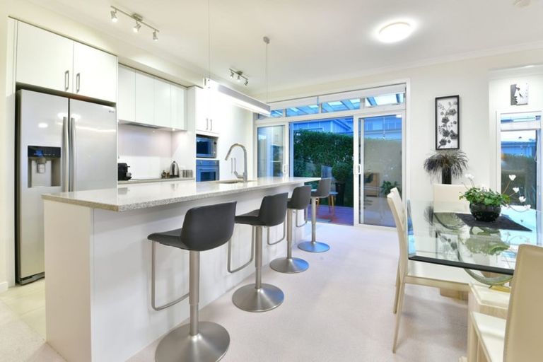 Photo of property in 2 Sunshine Terrace, Orewa, 0931