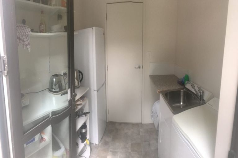 Photo of property in 29 Deverell Place, Northcross, Auckland, 0632