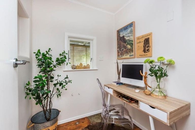 Photo of property in 45 Delhi Crescent, Khandallah, Wellington, 6035