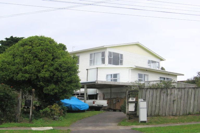 Photo of property in 71 Victory Road, Laingholm, Auckland, 0604