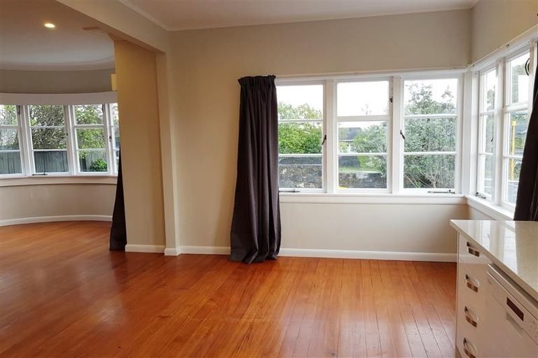 Photo of property in 138 Titirangi Road, New Lynn, Auckland, 0600