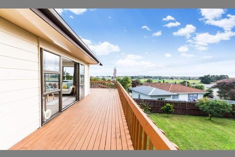 Photo of property in 148 Aviemore Drive, Highland Park, Auckland, 2010