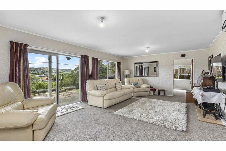 Photo of property in 99 Helston Road, Paparangi, Wellington, 6037