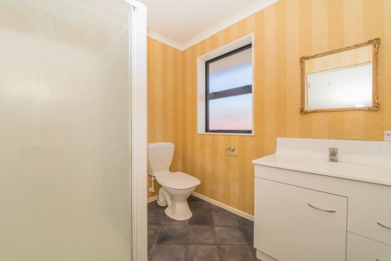 Photo of property in 10 Geneva Terrace, Kelvin Grove, Palmerston North, 4414