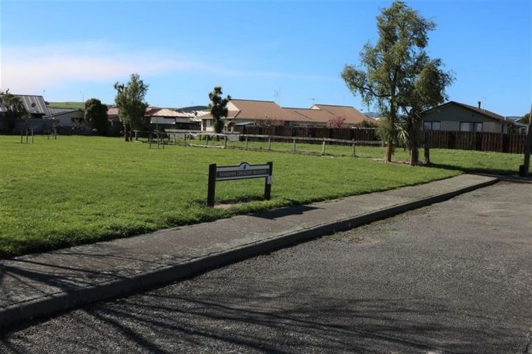 Photo of property in 33 Seadown Crescent, Amberley, 7410