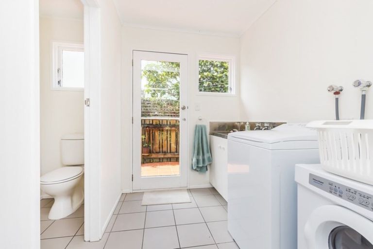 Photo of property in 11 Amapur Drive, Khandallah, Wellington, 6035