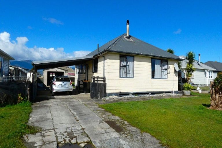 Photo of property in 50 Fonblanque Street, Westport, 7825