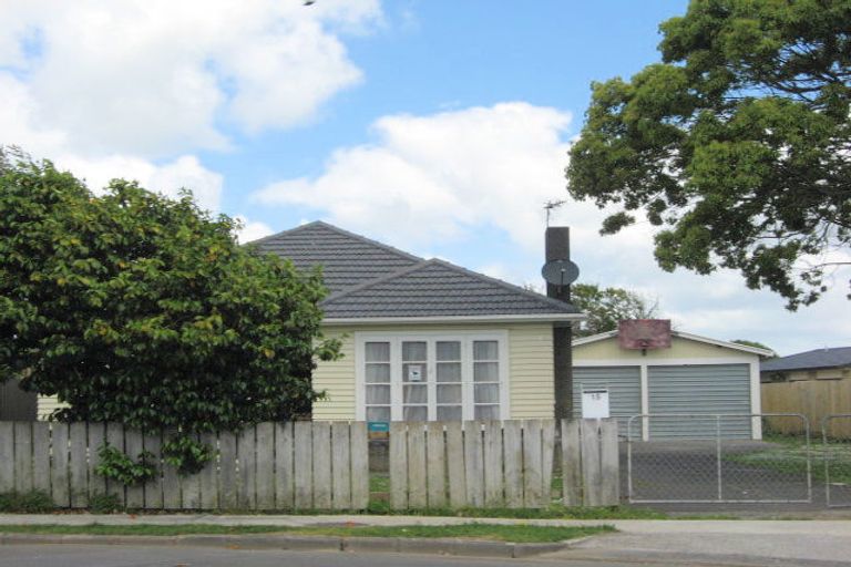 Photo of property in 15 Tironui Station Road East, Papakura, 2112