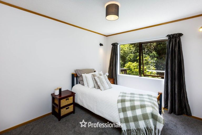 Photo of property in 8 King Charles Drive, Kingsley Heights, Upper Hutt, 5018