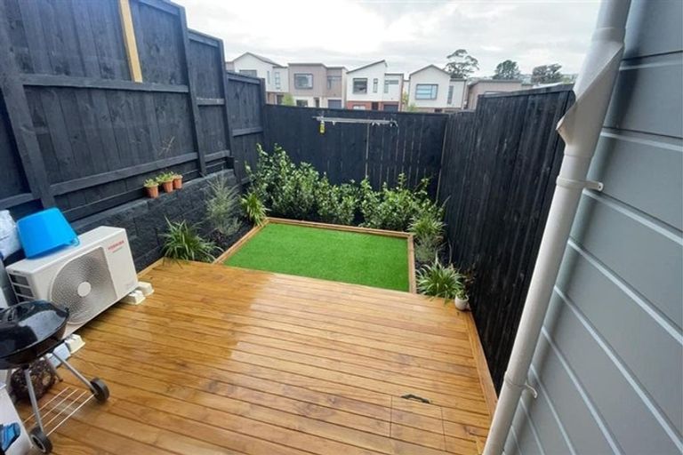 Photo of property in 1 Kiato Lane, Flat Bush, Auckland, 2019