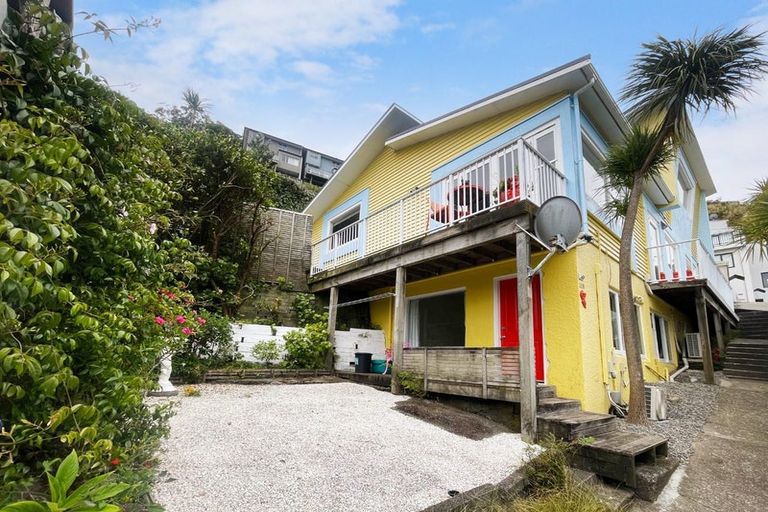 Photo of property in 15a Onslow Road, Khandallah, Wellington, 6035