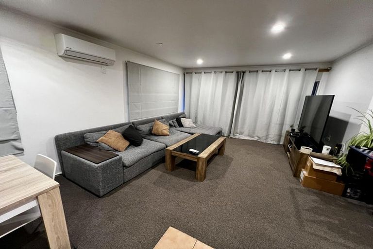 Photo of property in 7 Puketitiro Street, Glen Eden, Auckland, 0602