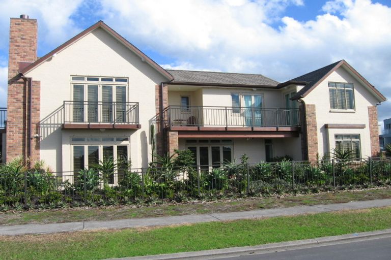 Photo of property in 30 Waikura Drive, Te Atatu Peninsula, Auckland, 0610