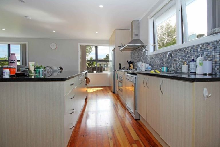 Photo of property in 19 Margate Road, Blockhouse Bay, Auckland, 0600