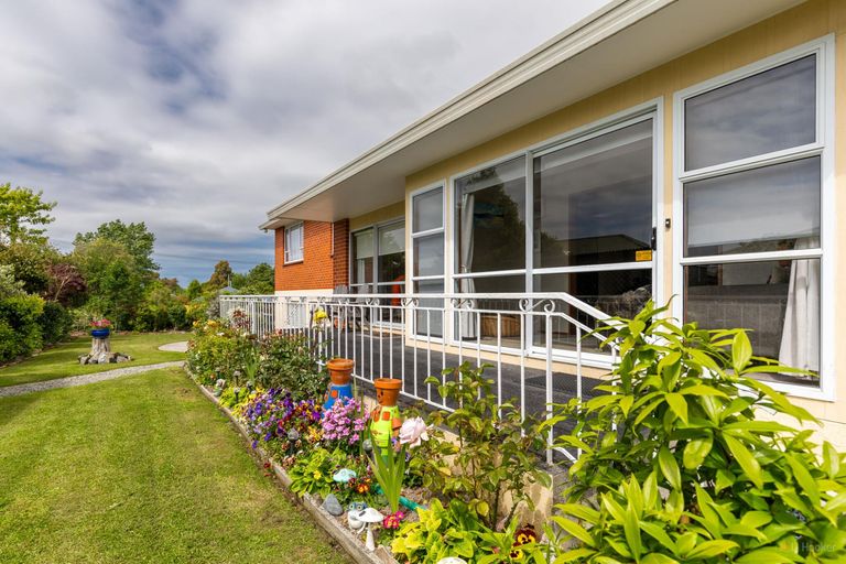 Photo of property in 11 Oxford Street, Waimate, 7924