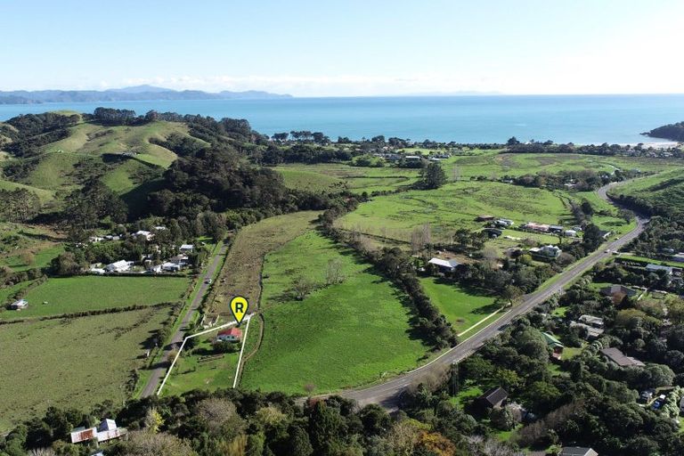 Photo of property in 4 Cemetery Road, Kuaotunu, Whitianga, 3592