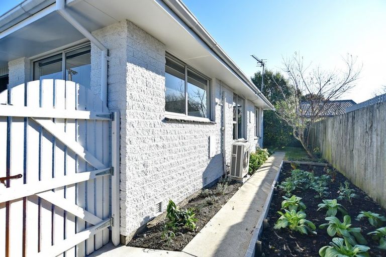 Photo of property in 2/106a Barrington Street, Somerfield, Christchurch, 8024