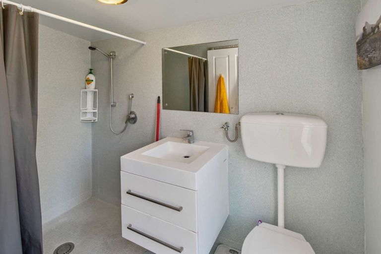 Photo of property in 28 Carrington Street, New Plymouth, 4310