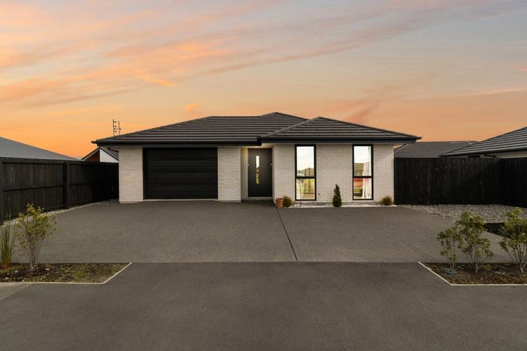 Photo of property in 26 Rannoch Drive, Yaldhurst, Christchurch, 8042