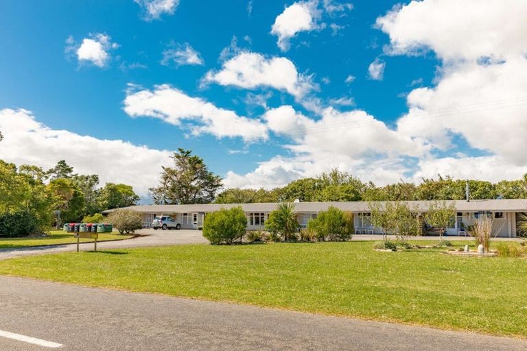Photo of property in 16 Schadick Avenue, Carters Beach, Westport, 7892