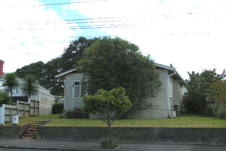 Photo of property in 146 Queen Street, Northcote Point, Auckland, 0627