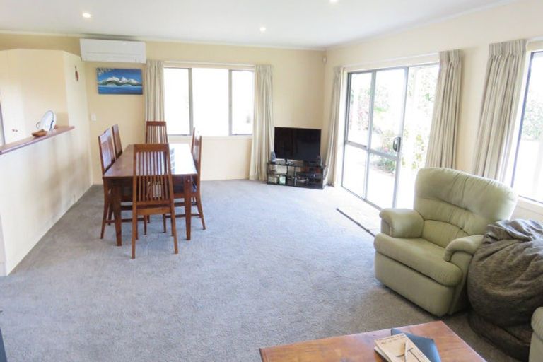 Photo of property in 12 Hepina Heights, Kinloch, Taupo, 3377
