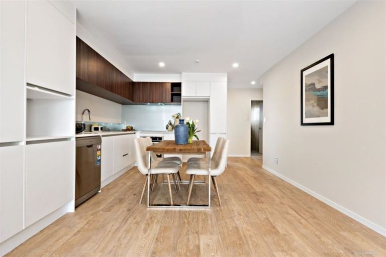 Photo of property in 5 Peony Mews, Oteha, Auckland, 0632