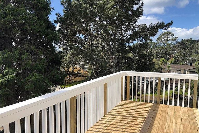 Photo of property in 1 Airey Place, Torbay, Auckland, 0630