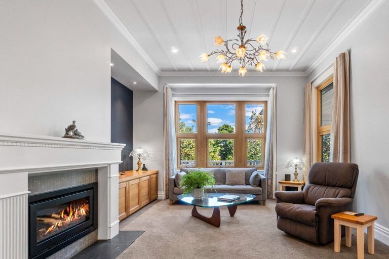 Photo of property in 48 Stanley Point Road, Stanley Point, Auckland, 0624