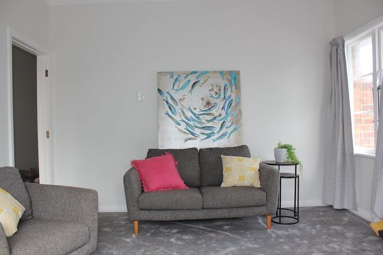 Photo of property in 1/48 Seabrook Avenue, New Lynn, Auckland, 0600