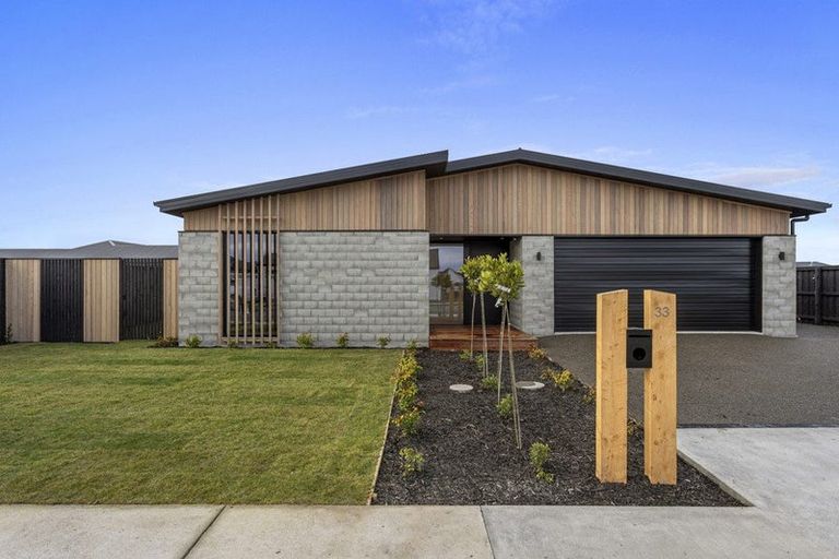 Photo of property in 33 Lusk Street, Rangiora, 7400