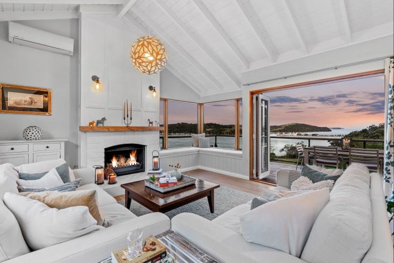 Photo of property in 8 Martin Road, Matakana, Warkworth, 0985