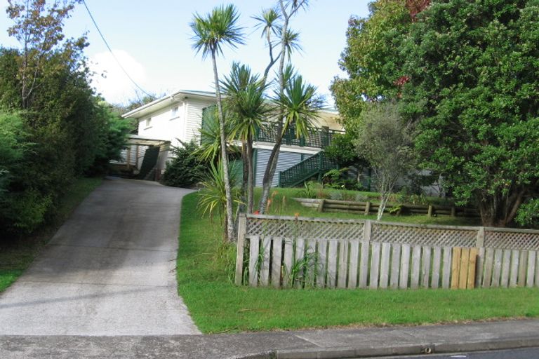 Photo of property in 35 Sylvan Crescent, Te Atatu South, Auckland, 0610