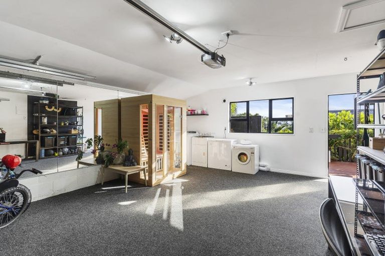 Photo of property in 2/79 Island Road, Beach Haven, Auckland, 0626