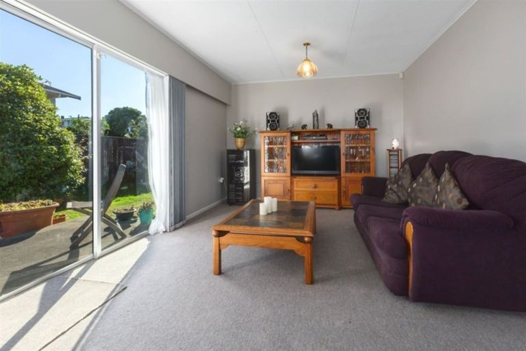 Photo of property in 9 Limerick Grove, Ascot Park, Porirua, 5024