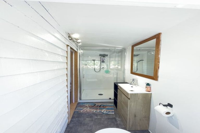 Photo of property in 54 Powells Road, Cable Bay, 0420