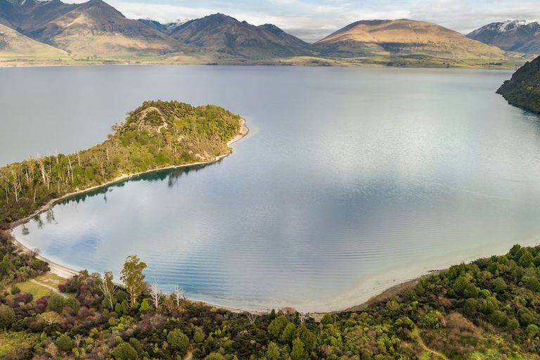 Photo of property in 19 Haast Eagle Road, Mount Creighton, 9371