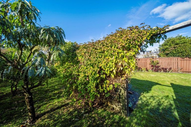 Photo of property in 4 Rosendale Avenue, Spotswood, New Plymouth, 4310