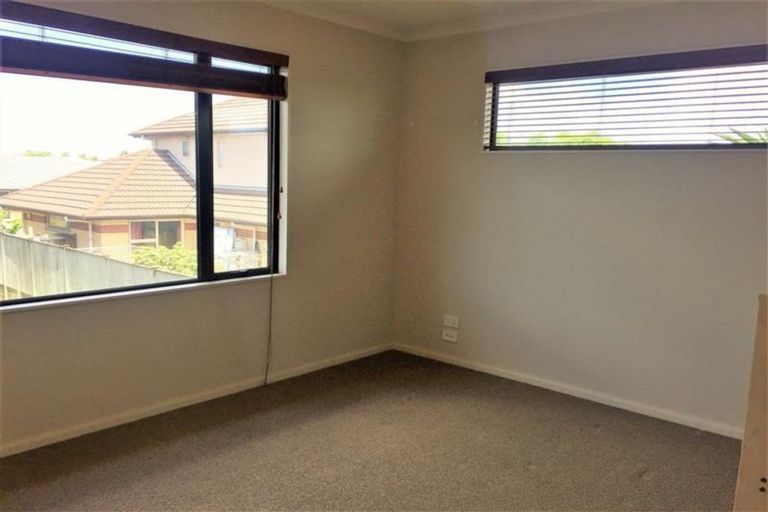 Photo of property in 77 Wayne Francis Drive, Flat Bush, Auckland, 2016