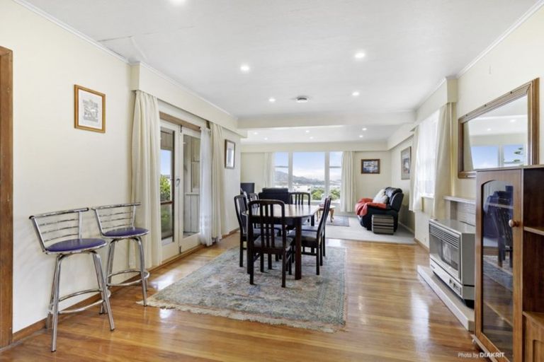 Photo of property in 33 Raukawa Street, Strathmore Park, Wellington, 6022