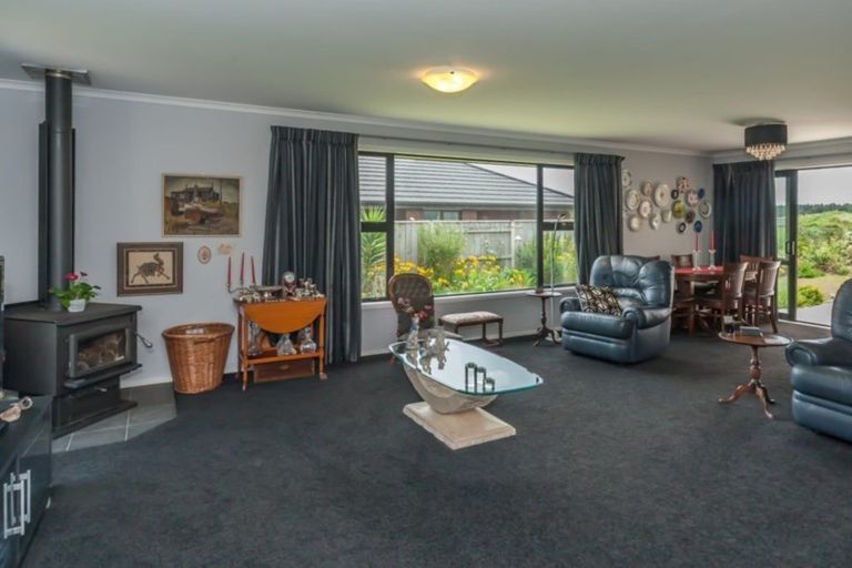 Photo of property in 7 Oxnam Place, Foxton Beach, Foxton, 4815