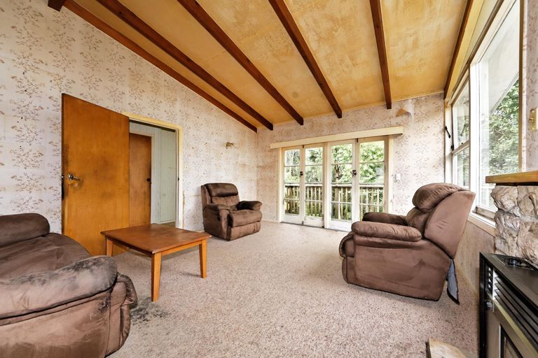 Photo of property in 5a Springbank Lane, Te Atatu Peninsula, Auckland, 0610