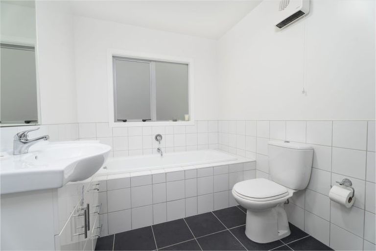 Photo of property in 27 Endeavour Drive, Whitby, Porirua, 5024