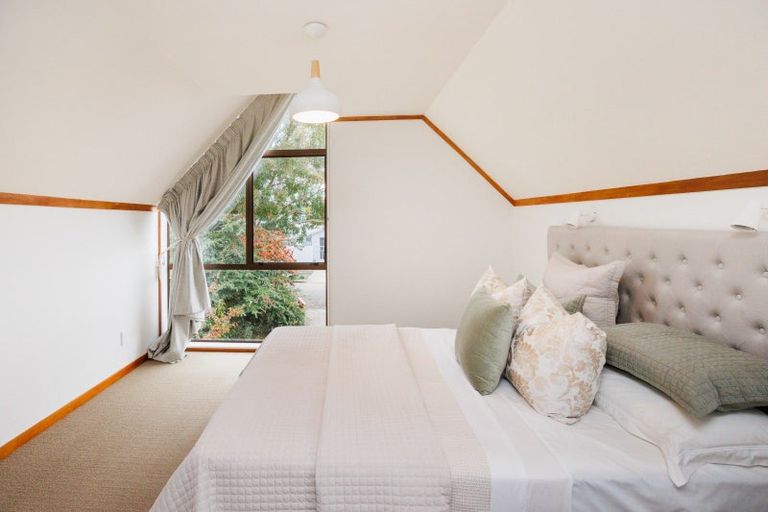 Photo of property in 2 Montgomery Terrace, Hokowhitu, Palmerston North, 4410