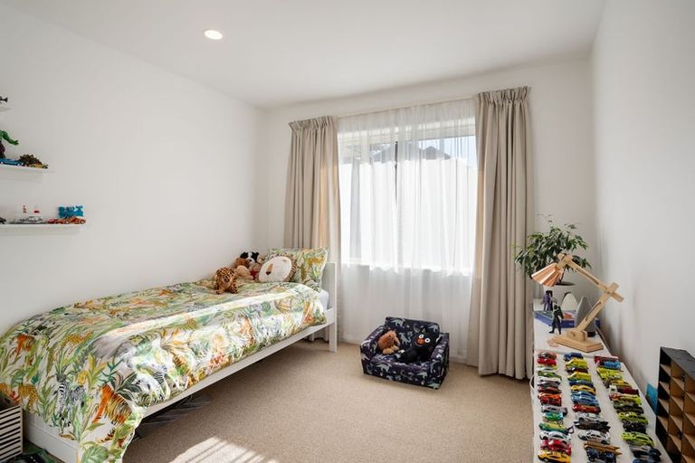 Photo of property in 10 Limes Avenue, Parklands, Christchurch, 8083