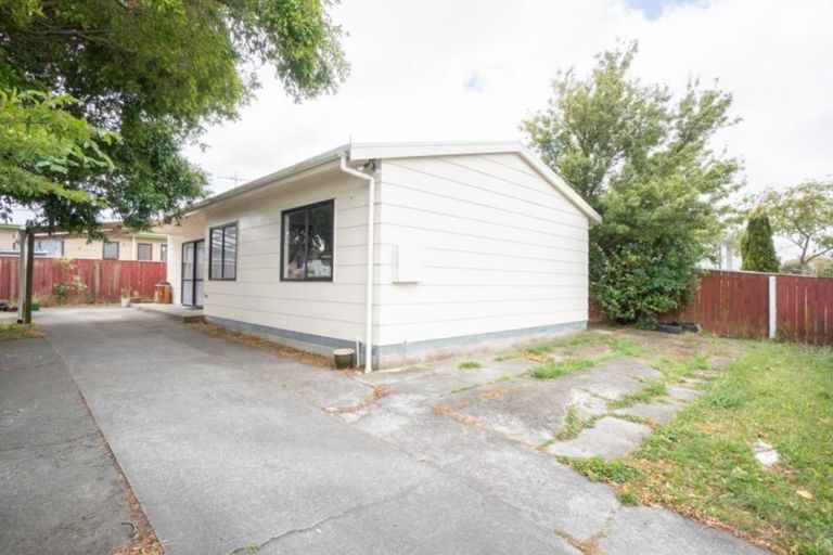 Photo of property in 27 Mcleavey Drive, Kelvin Grove, Palmerston North, 4414