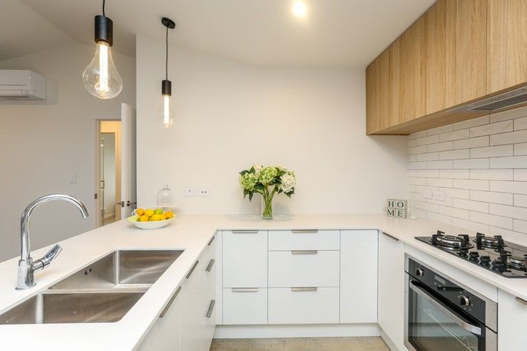 Photo of property in 6c Burns Street, Westown, New Plymouth, 4310