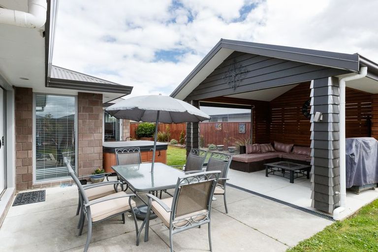 Photo of property in 47 Rodeo Drive, Kelvin Grove, Palmerston North, 4414
