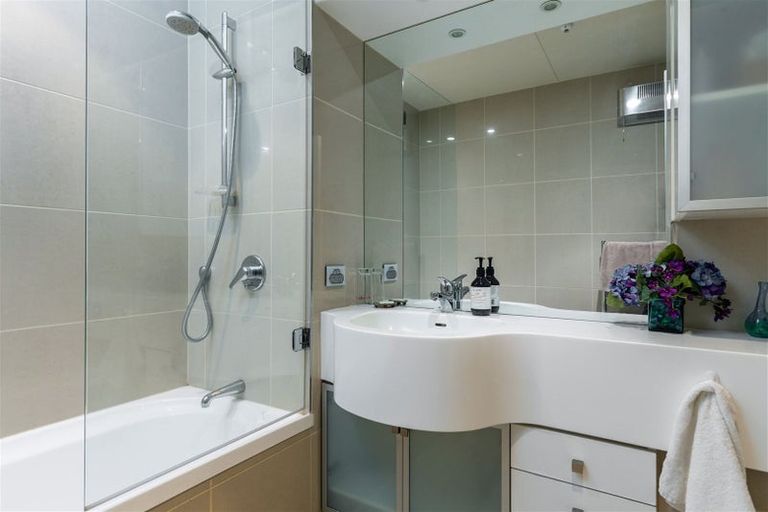 Photo of property in Oxleys Rock Apartments, 304/6 London Quay, Picton, 7220