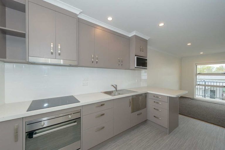 Photo of property in 8/24 Stanley Street, Claudelands, Hamilton, 3214